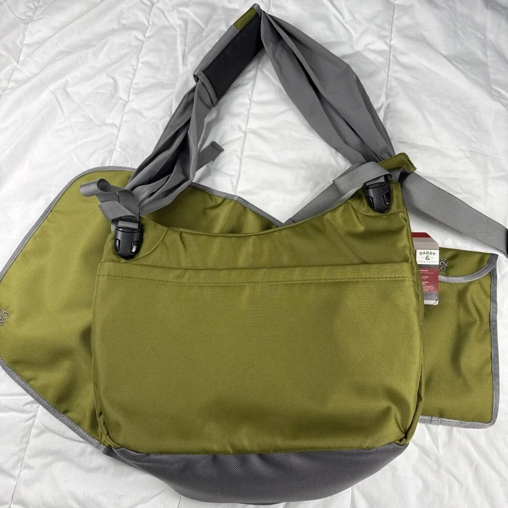 Diaper Bag Daddy & Company The Slide Dad Or Mom Messenger/Diaper Olive Grey NWT